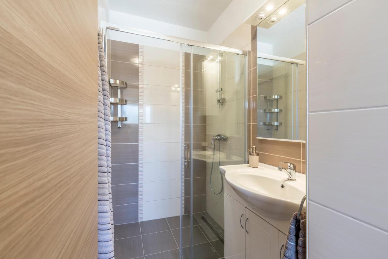 Apart Sa Terasom 250M Od Plaze,Parking,Wi Fi,Rostilj Трогир Экстерьер фото