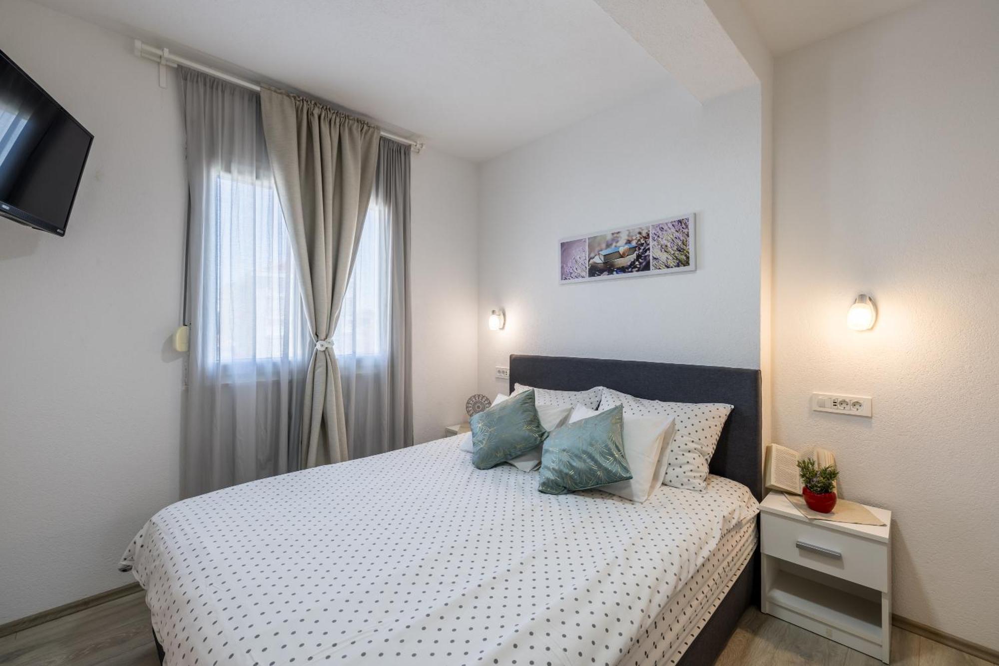 Apart Sa Terasom 250M Od Plaze,Parking,Wi Fi,Rostilj Трогир Экстерьер фото